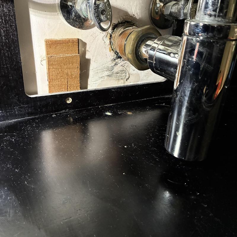 Vanity sink P-trap with copper pipe connection