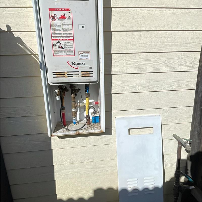 Rinnai tankless water heater in recessed exterior box