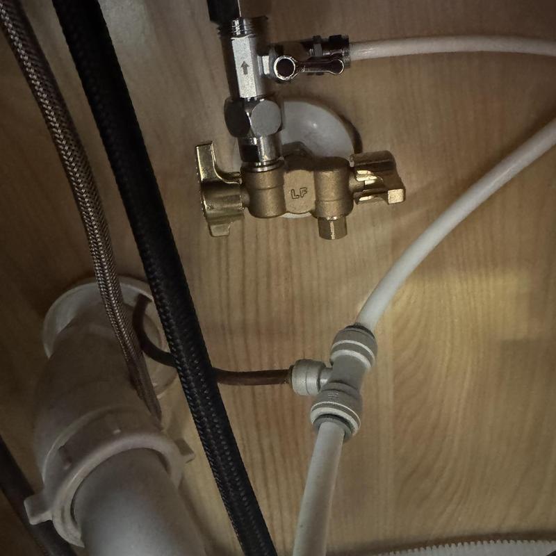Kitchen dual angle stop valves with water lines