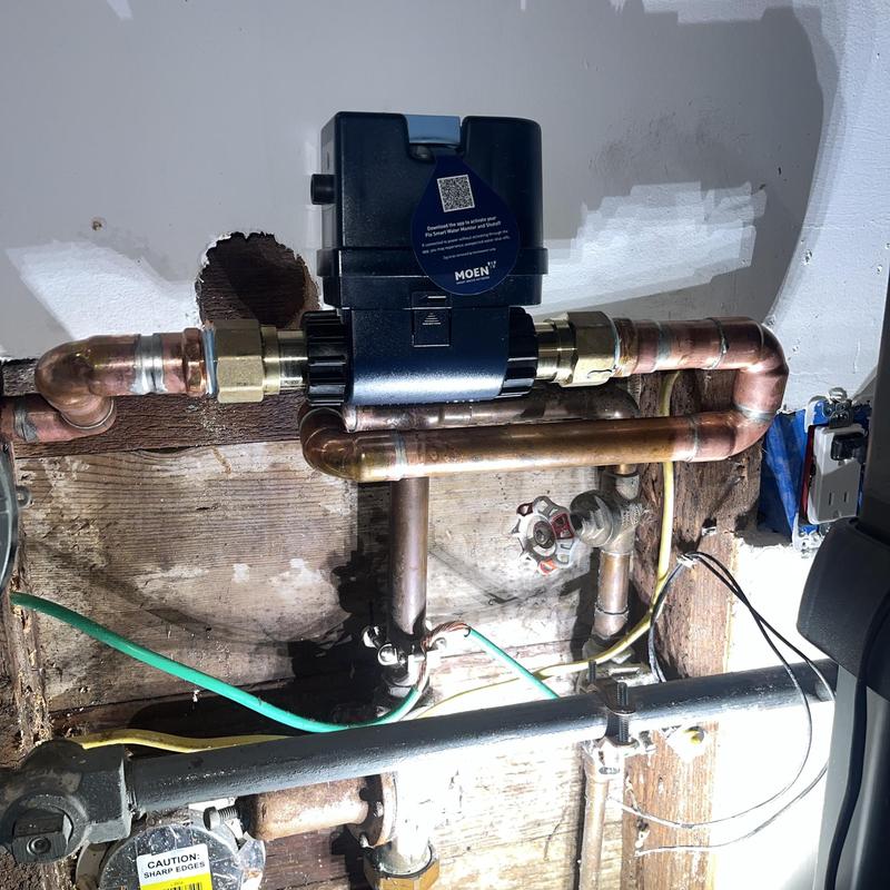Flow by Moen smart water monitor installation with copper piping Flow by Moen smart water monitor installation with copper piping