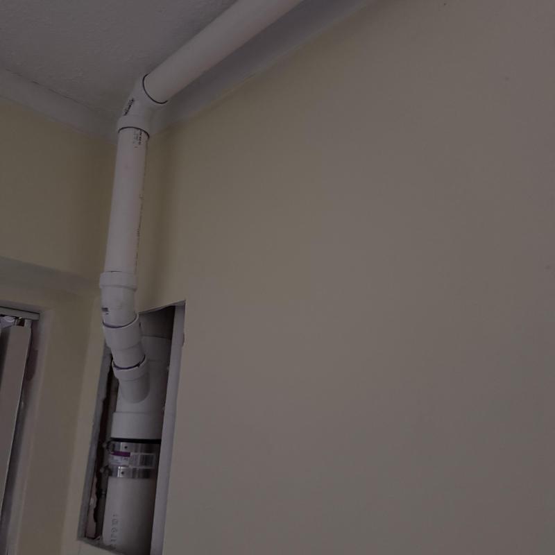 1.5-inch PVC drain pipe to laundry tub stack installation