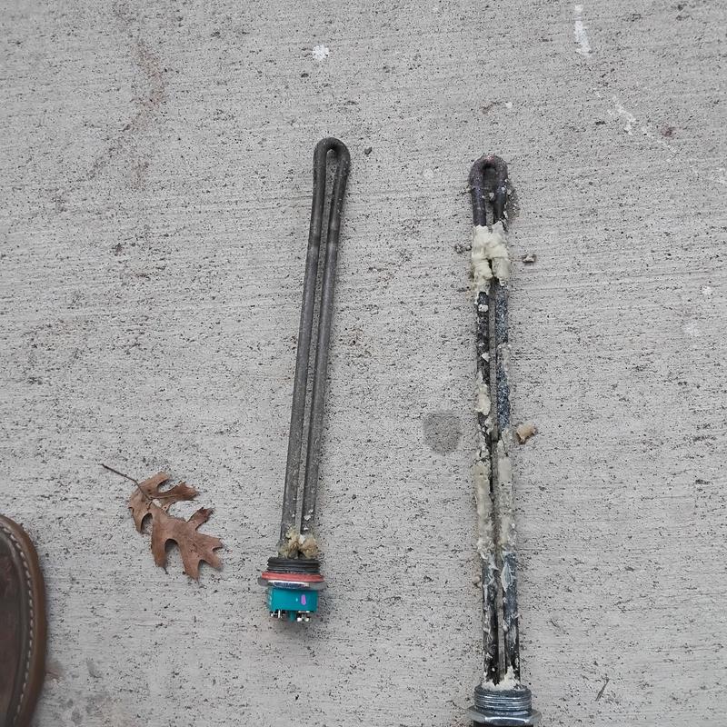 Water heater heating elements with mineral buildup removed