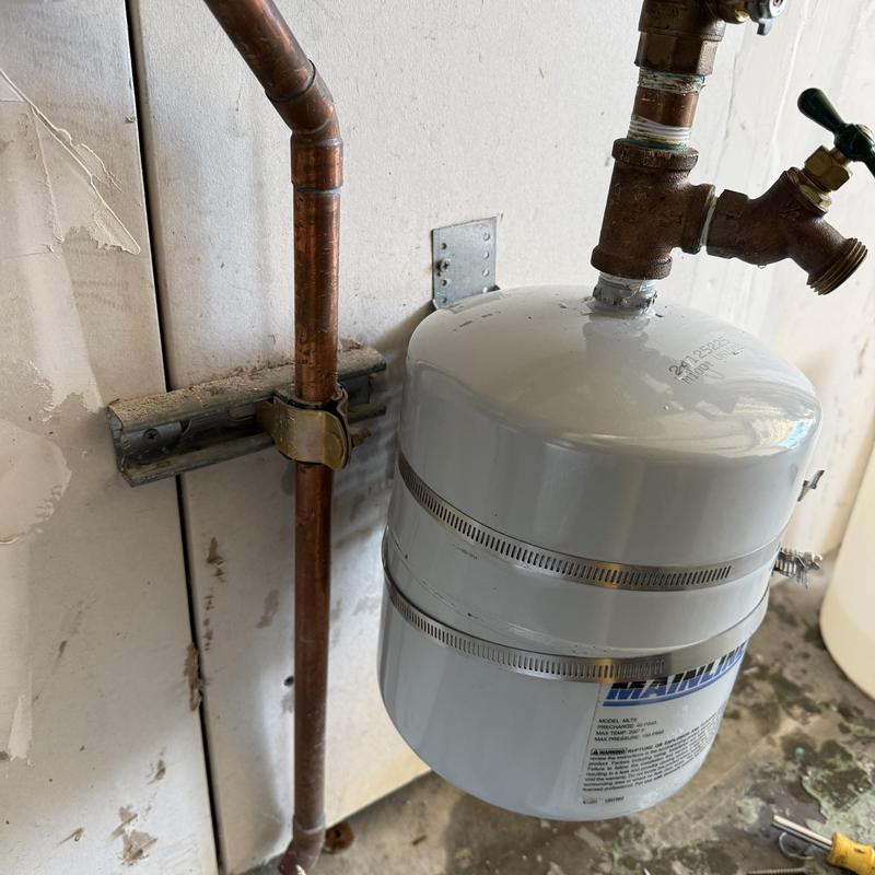 Expansion tank with copper piping and valve installation Expansion tank with copper piping and valve installation