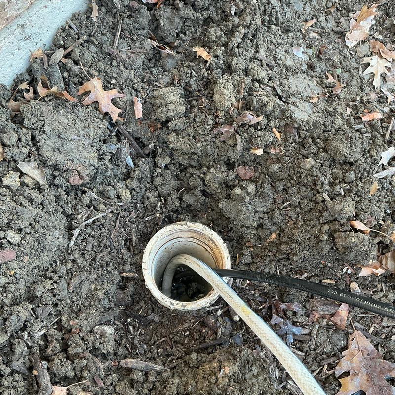 Sewer pipe hydrostatic test with pressure hoses