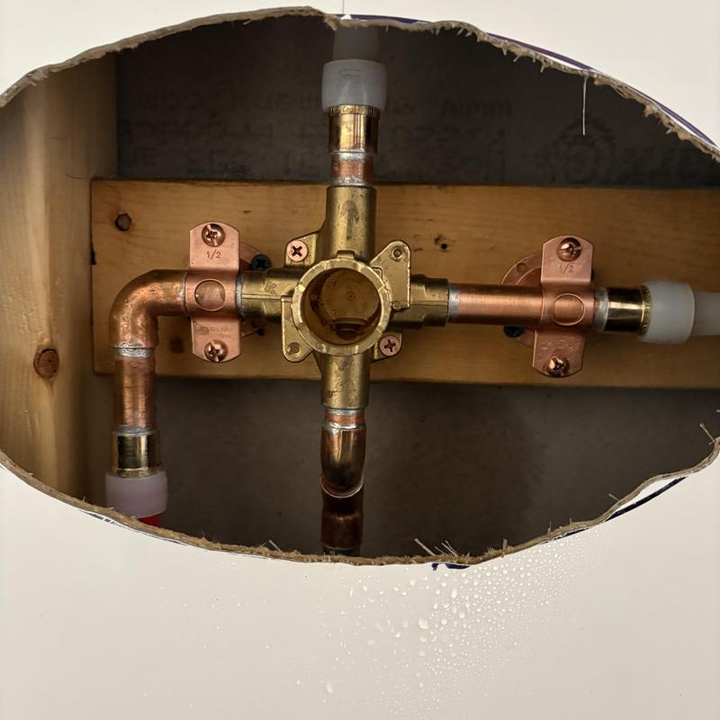 Moen Posey shower valve with secured copper piping