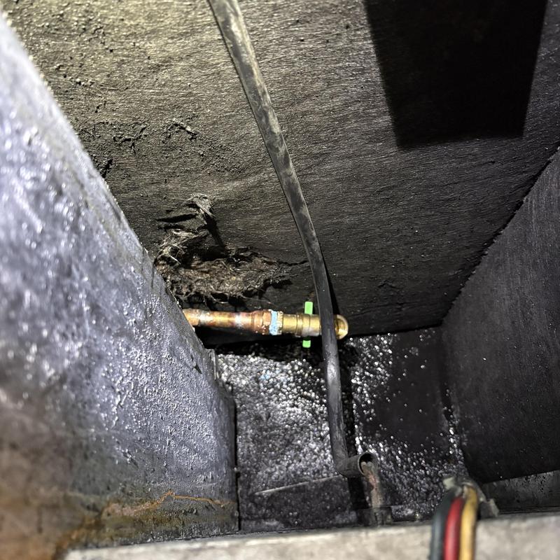 Drain down valve and pipe sediment removal in hydro air system