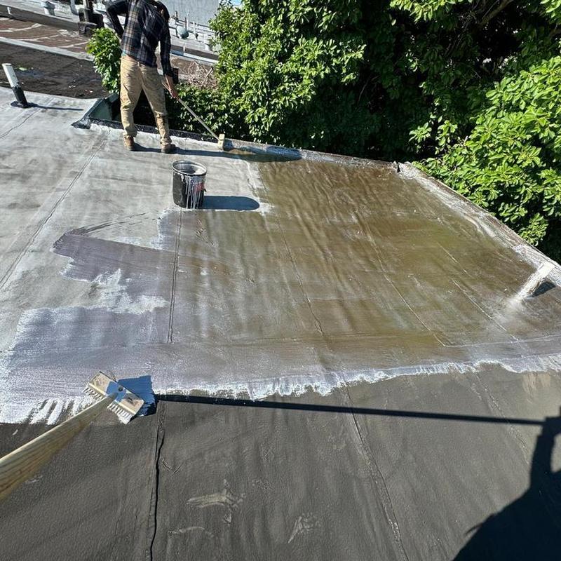 Flat roof aluminum silver coating application in Philadelphia