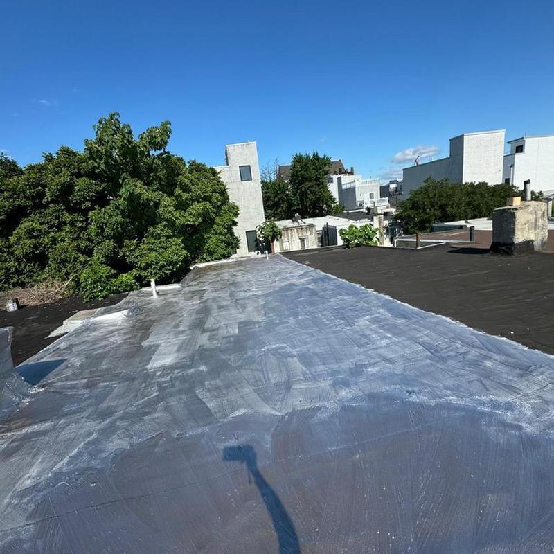Flat roof aluminum silver coating in Philadelphia PA