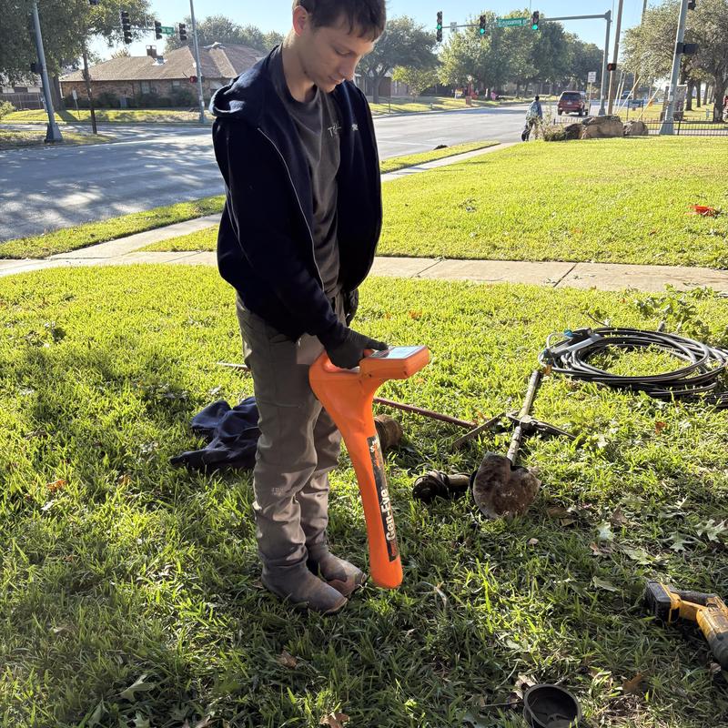 Sewer line locator tool used for underground locating