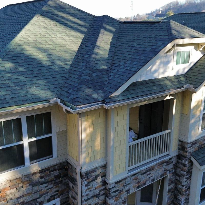 IKO Dynasty Emerald Green shingle roof on residential building