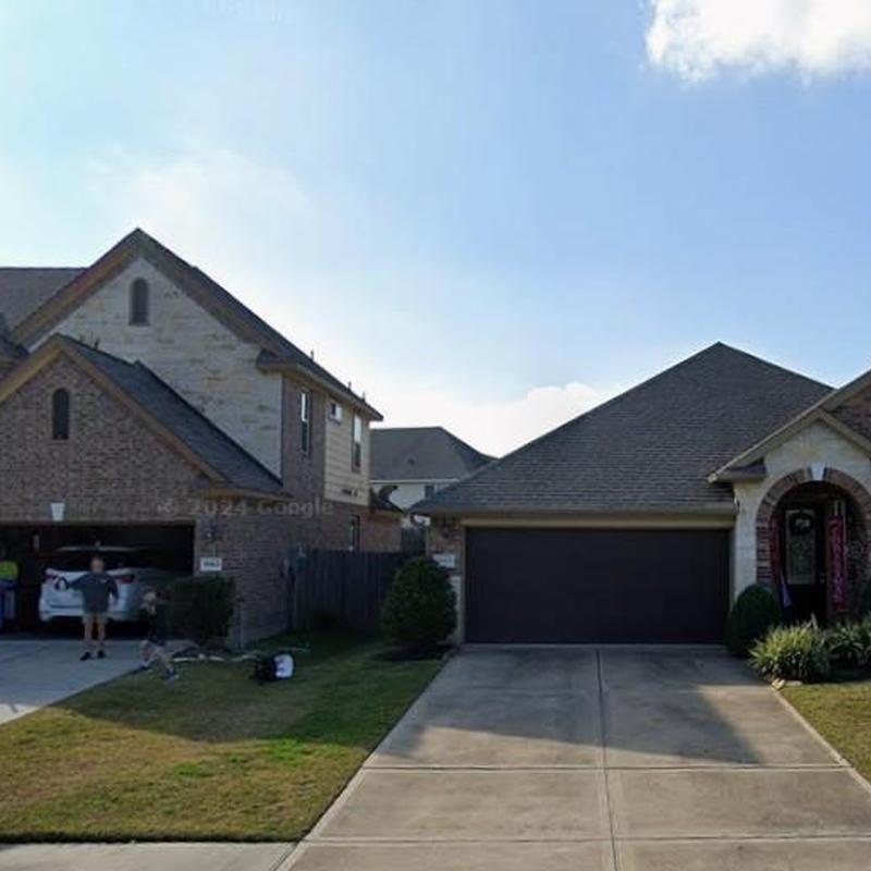 Asphalt shingle roof on residential homes in Katy, TX