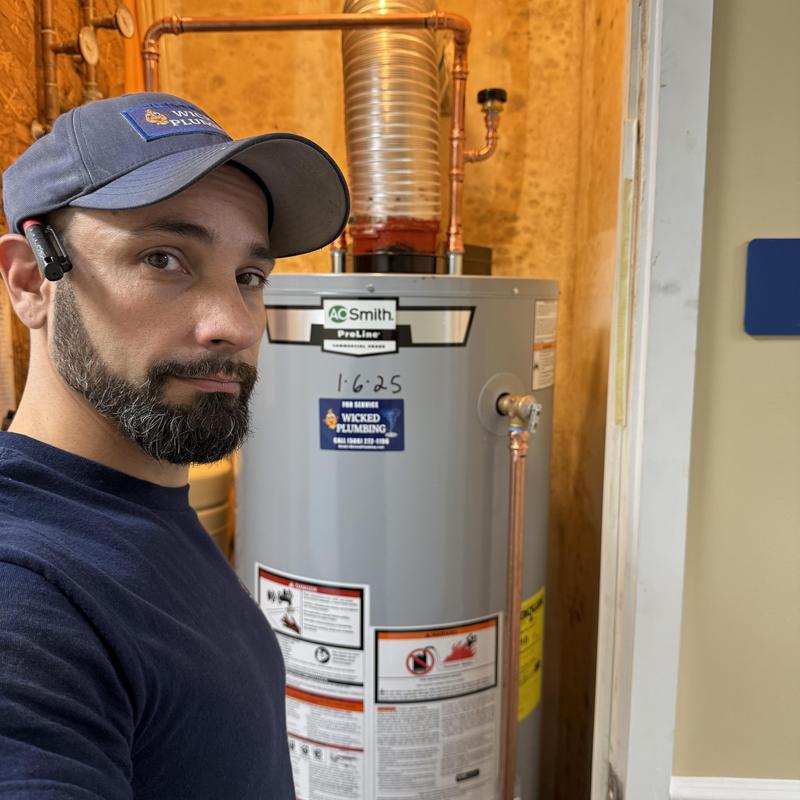 Water heater installation with copper piping Water heater installation with copper piping