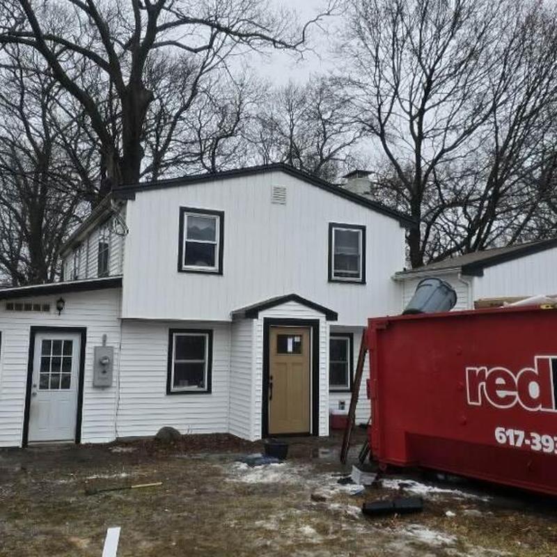 Royal Estate vinyl siding with window and fascia wraps