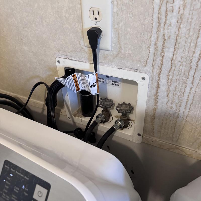 Washing machine water supply valves and hoses connections