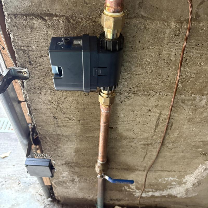 Flow by Moen water monitoring system with copper piping