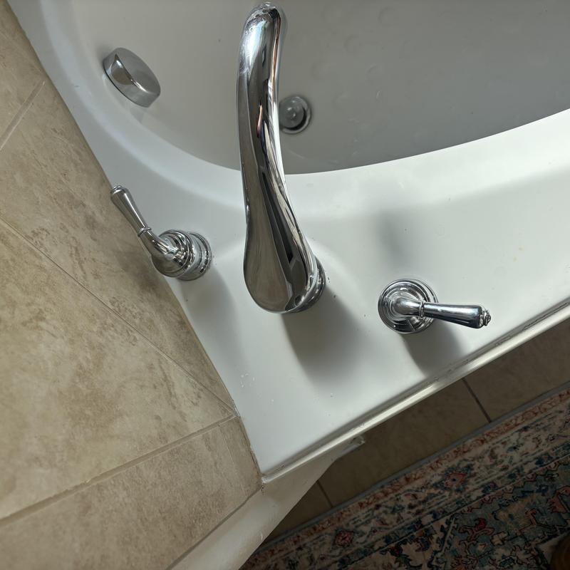 Roman bathtub faucet cartridge with chrome handles
