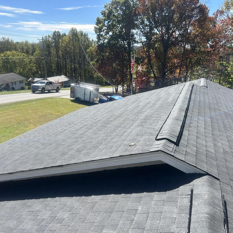 Black Shadow shingle roof on ranch home