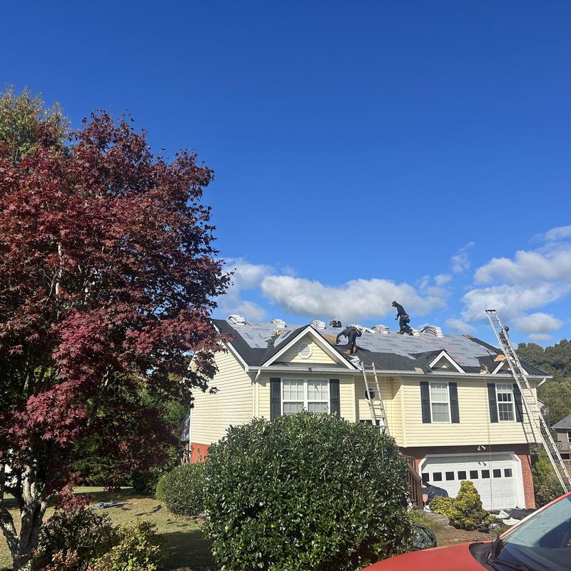 Black Shadow Atlas shingles roof installation in Blountville