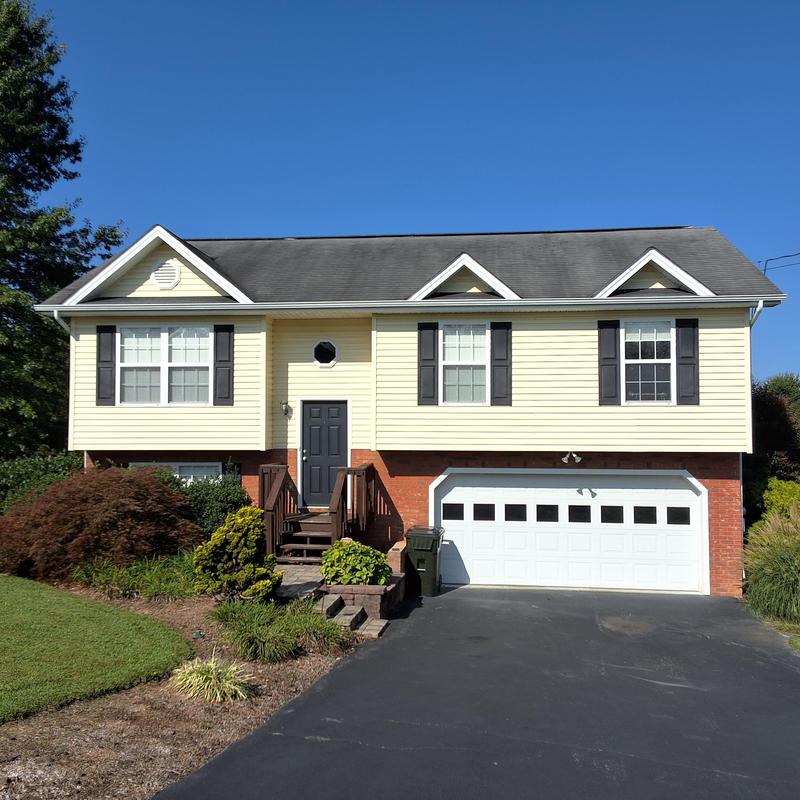 Black Shadow Atlas shingles on residential roof in TN