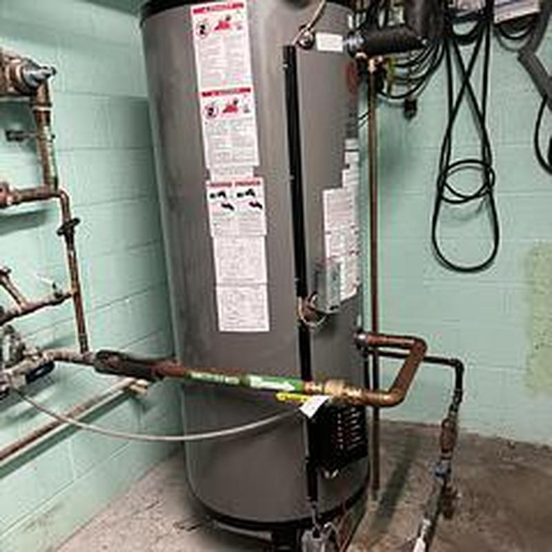 Commercial natural gas water heater with copper piping