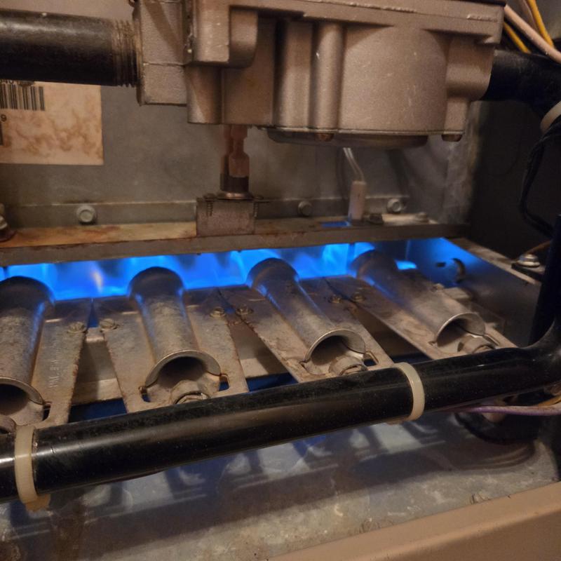 Amana gas furnace burner flames with hot surface igniter