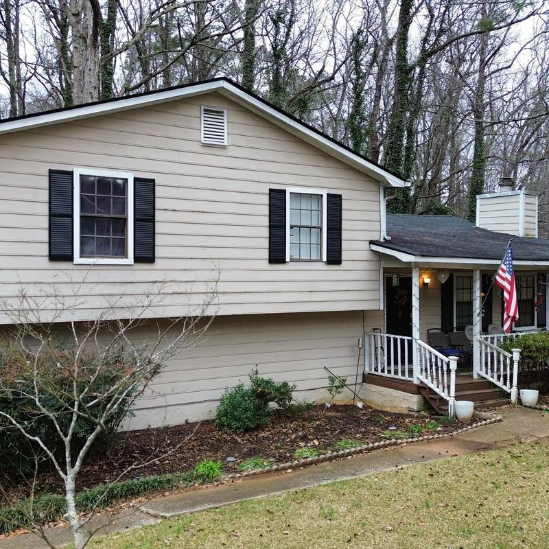Chimney roof flashing with water leak signs