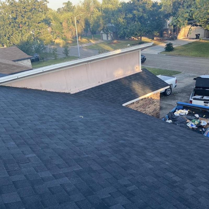 Architectural asphalt shingle roof installation in Pearland TX