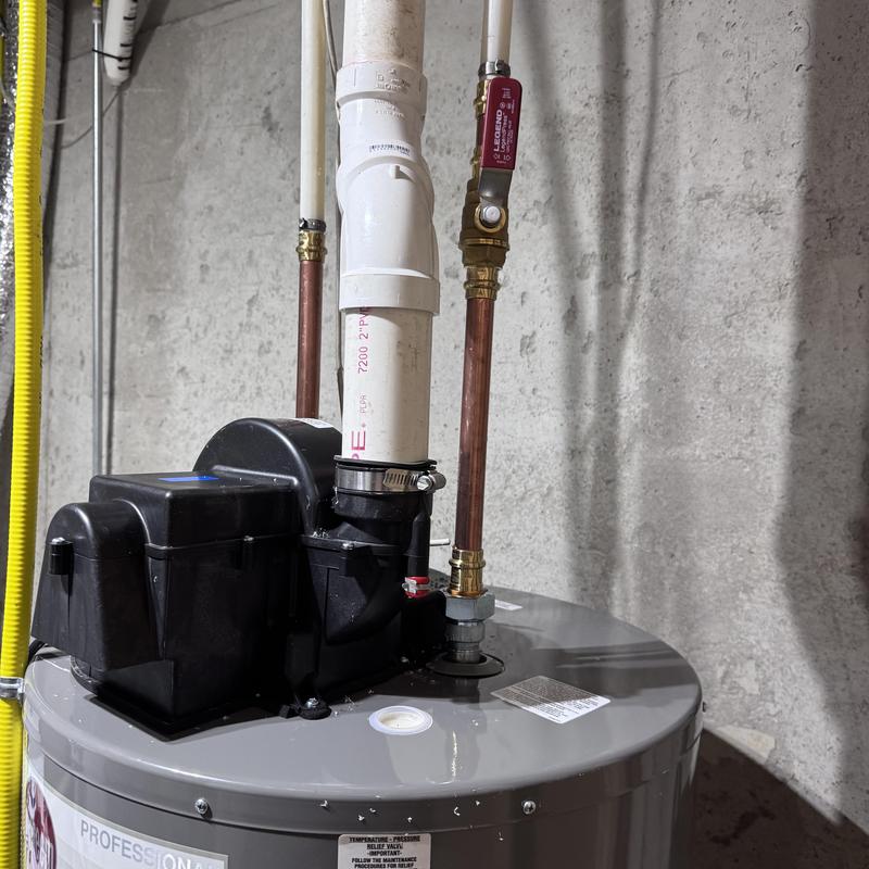 Power vent water heater with copper piping installation