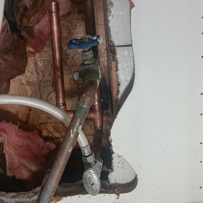 Copper water pipe with valve and hose connection