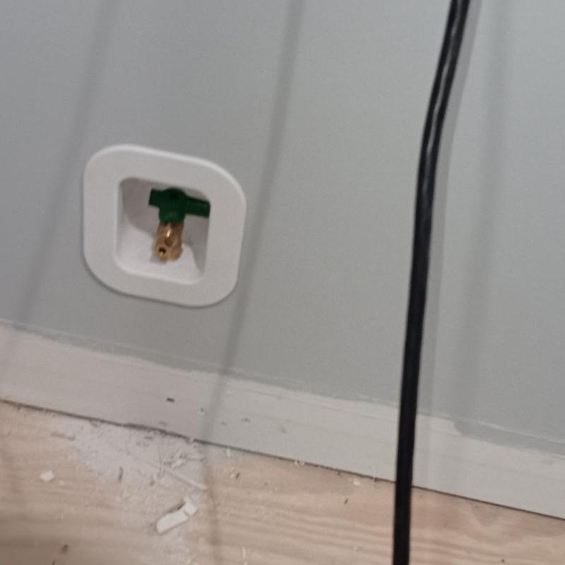 Water supply valve for washing machine hookup