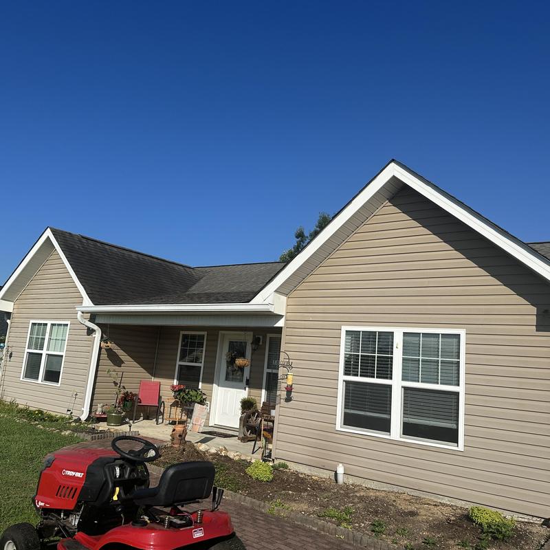 Majestic Shake shingle roof on residential home