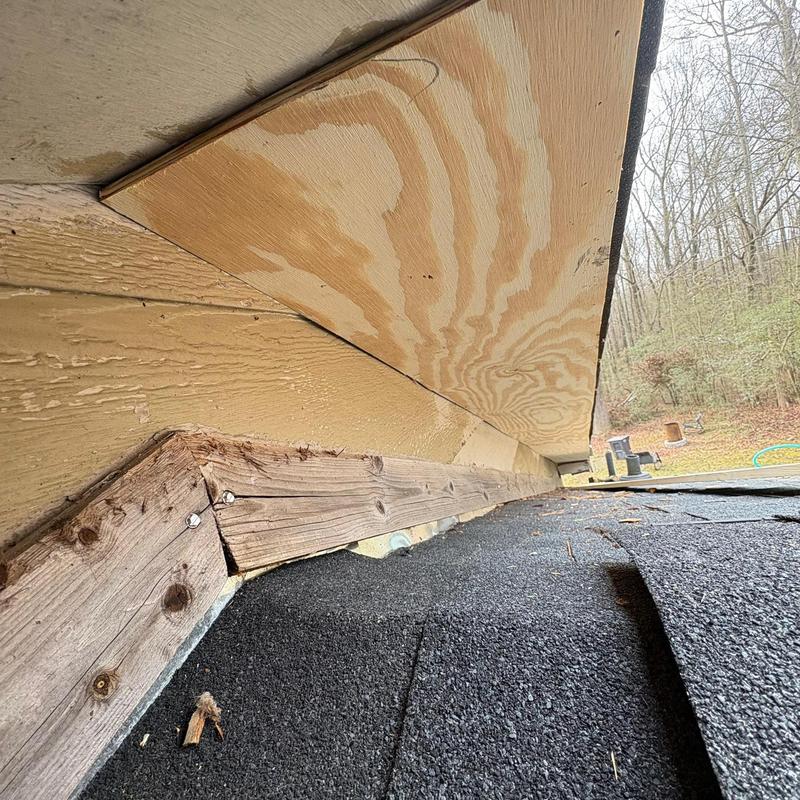Soffit and fascia replacement on residential roof edge