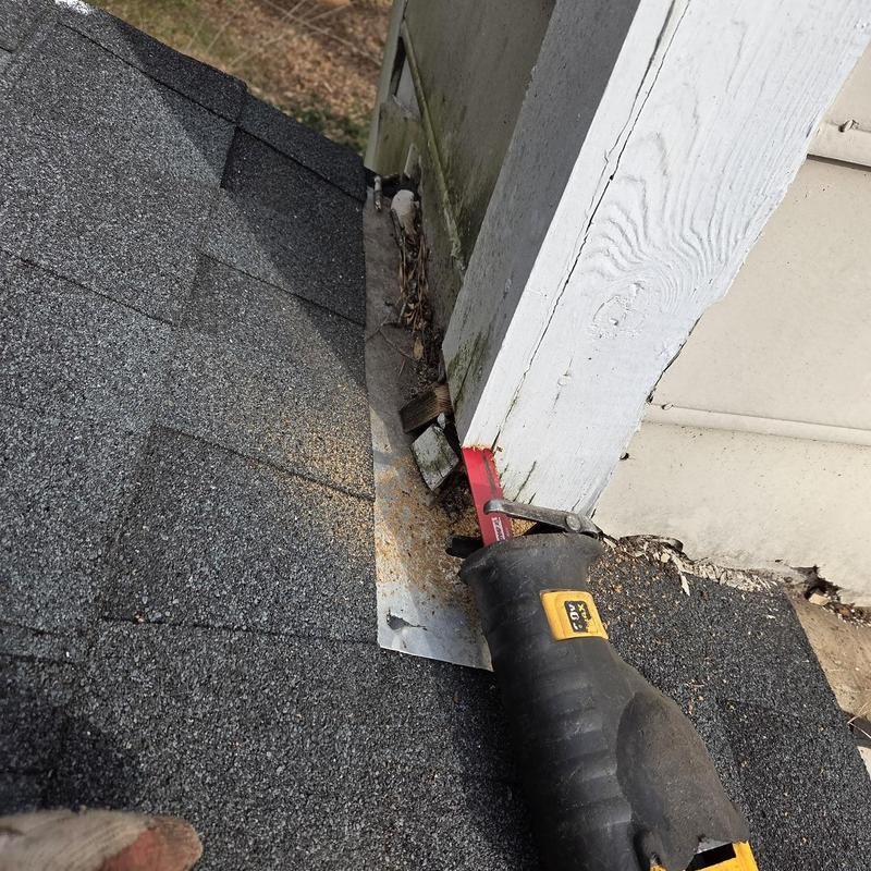 Chimney flashing removal with reciprocating saw