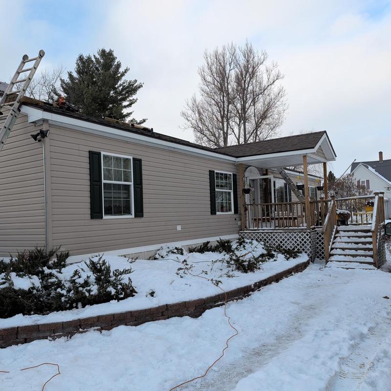 Owens Corning Duration roof shingles on snowy home