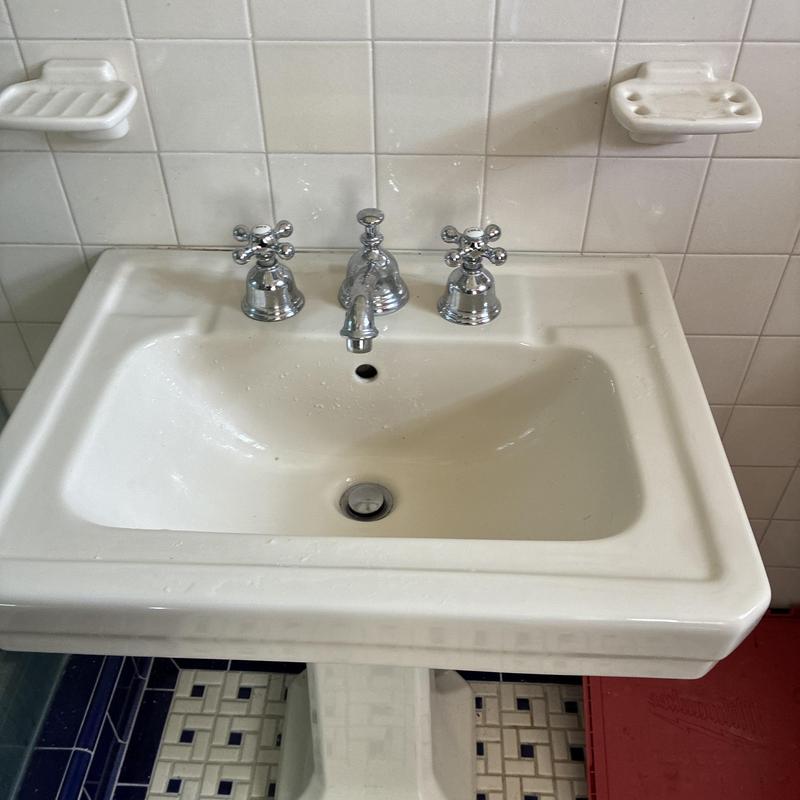 Widespread bathroom faucet with new valve stems