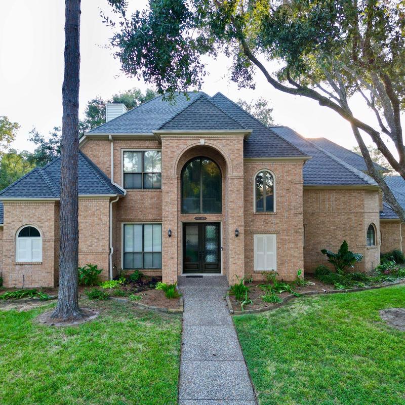 GAF Timberline HDZ roof with hand-nailed shingles GAF Timberline HDZ roof with hand-nailed shingles