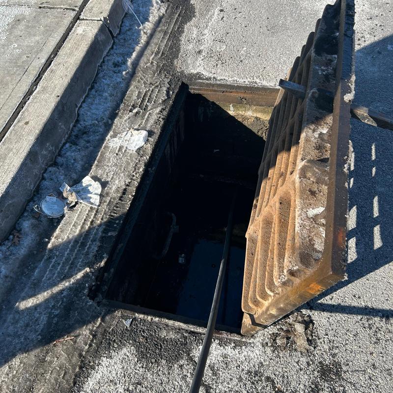 Catch basin cleaning with high pressure water jet