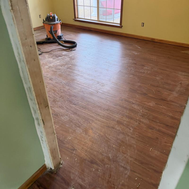 Laminate flooring install and cleanup with shop vacuum Laminate flooring install and cleanup with shop vacuum