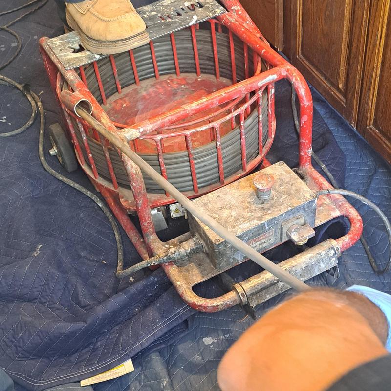 Cast iron sewer pipe epoxy resin insertion system