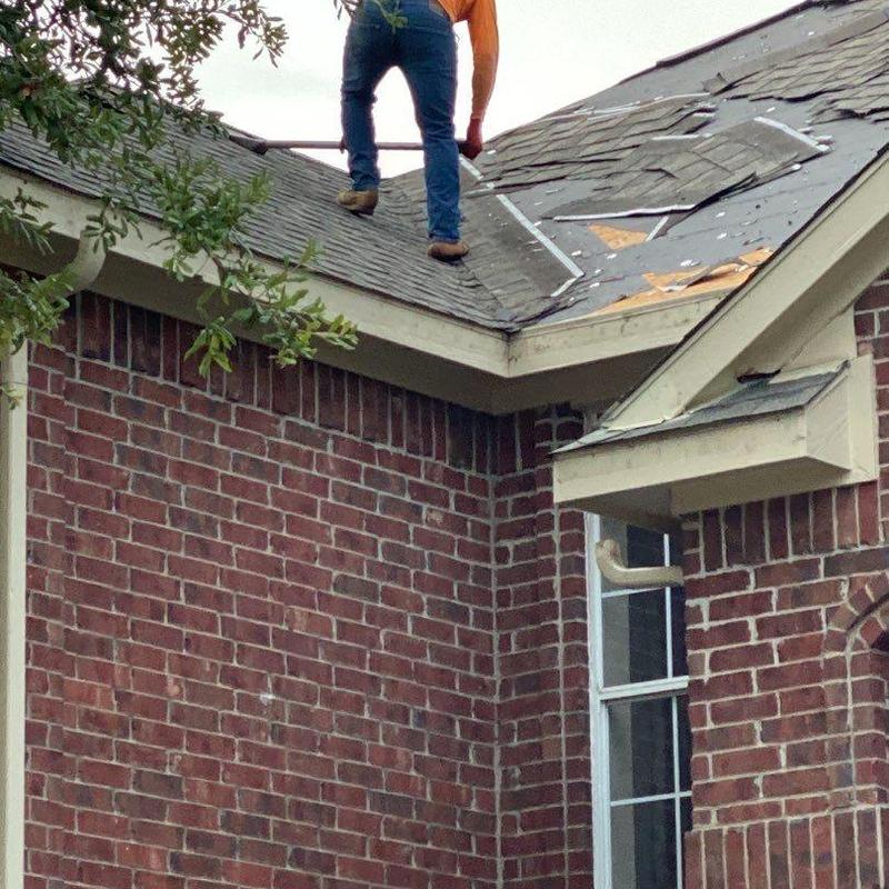 GAF Timberline HDZ shingles roof installation in Texas