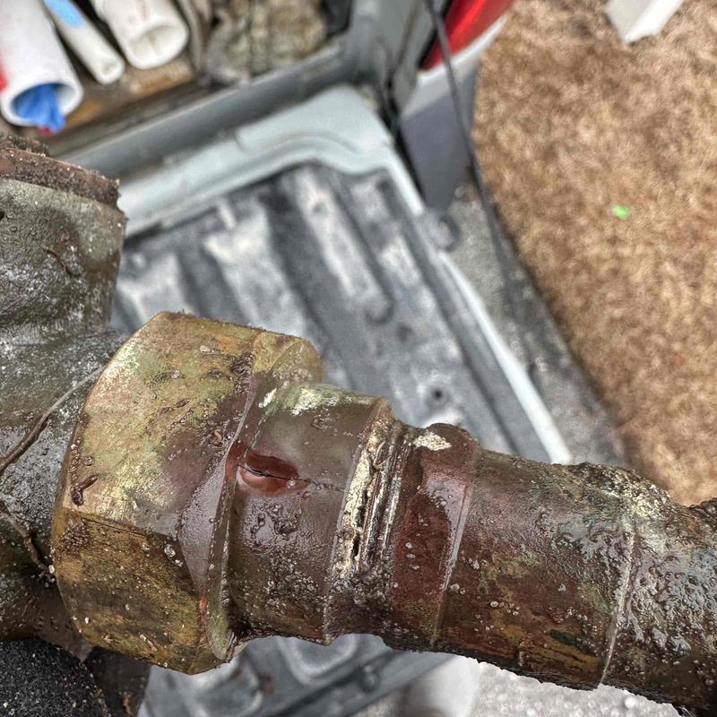 Cracked underground pipe fitting with valve box repair Cracked underground pipe fitting with valve box repair