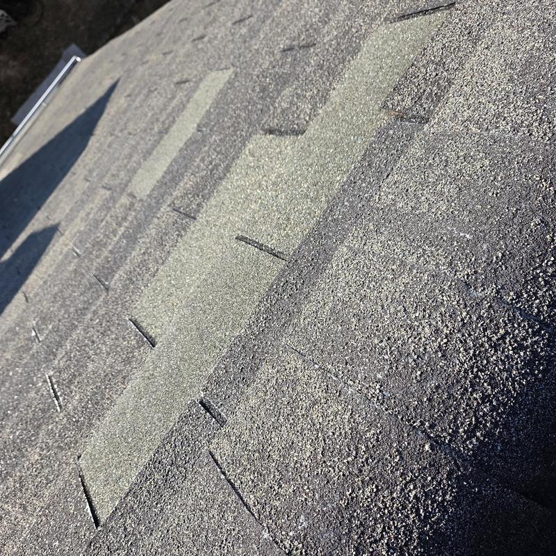 Roof shingles with new replacement and sealing details