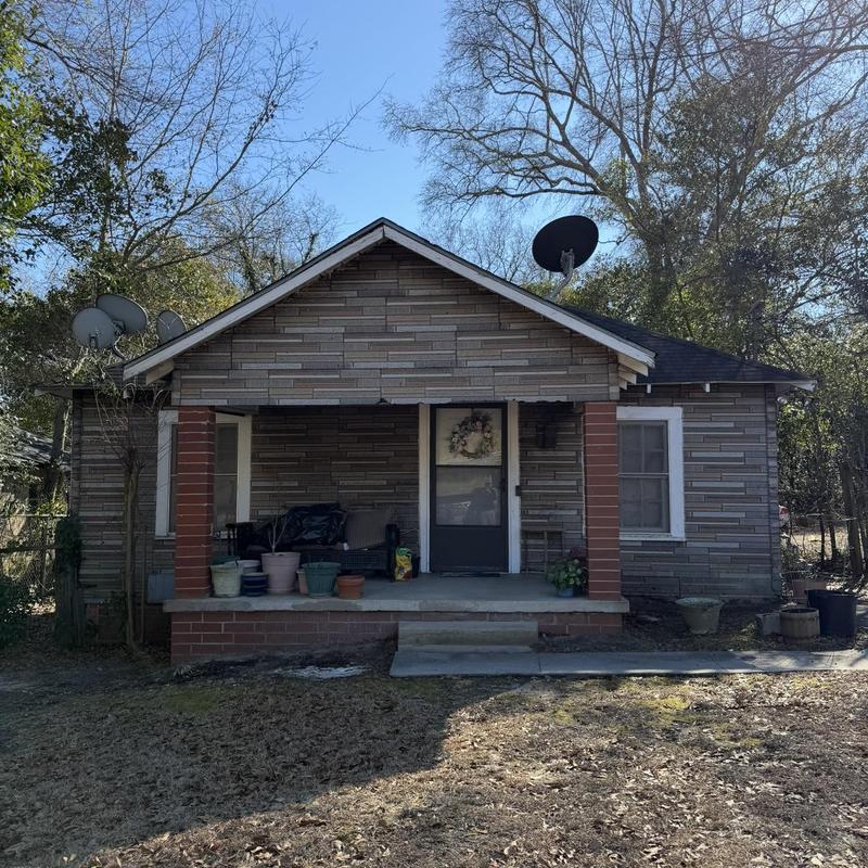 Asphalt shingle roof needing full replacement on one-story house