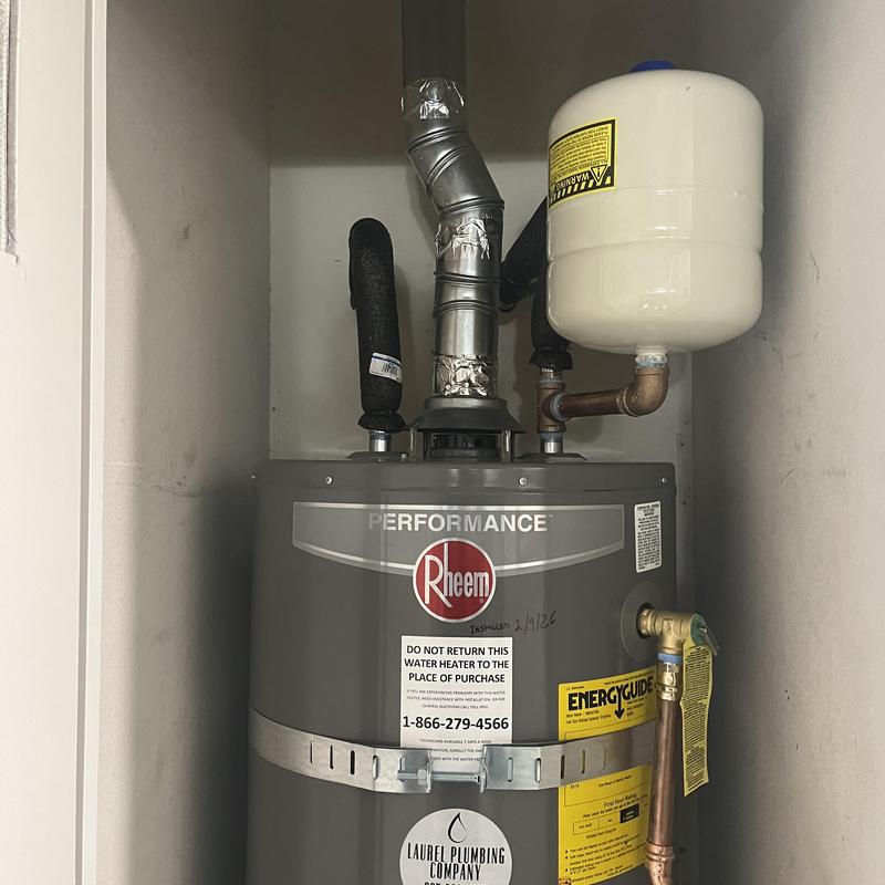 Rheem 40-gallon water heater with expansion tank