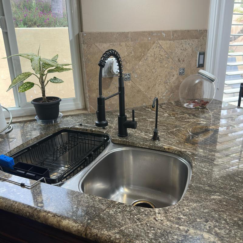 Moen pull-out spray kitchen faucet in oil-rubbed bronze Moen pull-out spray kitchen faucet in oil-rubbed bronze