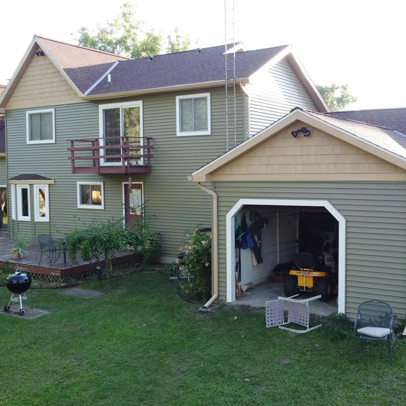 CertainTeed Monogram D-4 vinyl siding and gutters installation