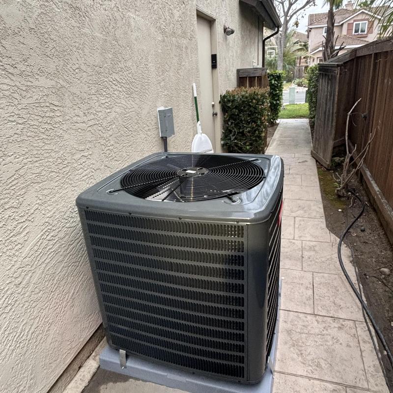 Goodman 4 ton R-32 air conditioner with pad and disconnect