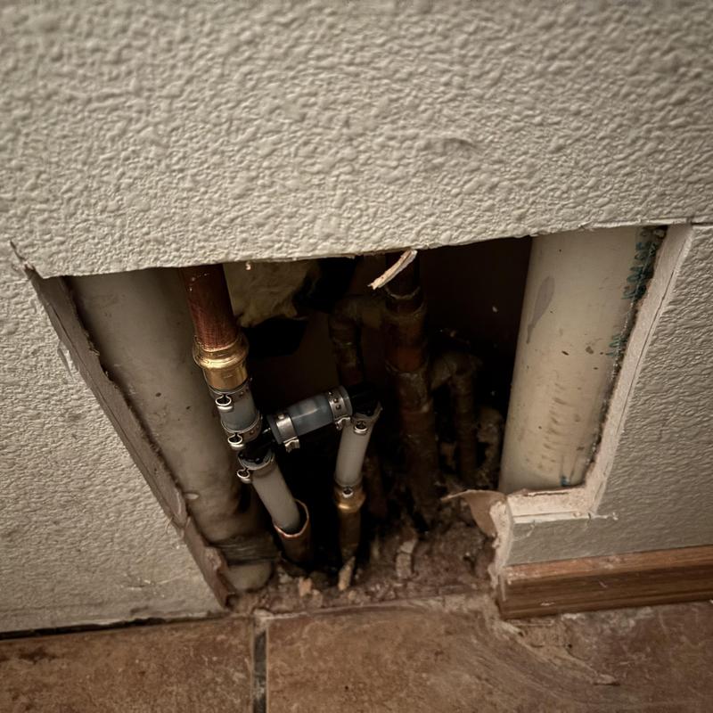 Slab leak plumbing pipes inside wall cavity repair Slab leak plumbing pipes inside wall cavity repair