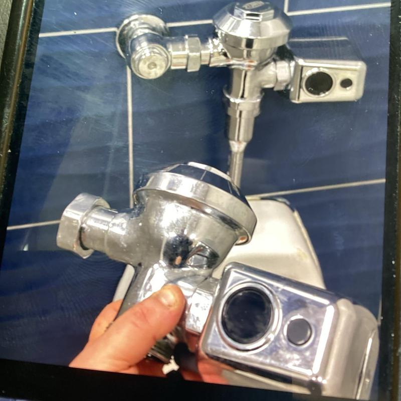 Flush valve and shutoff valve with hand turning valve off