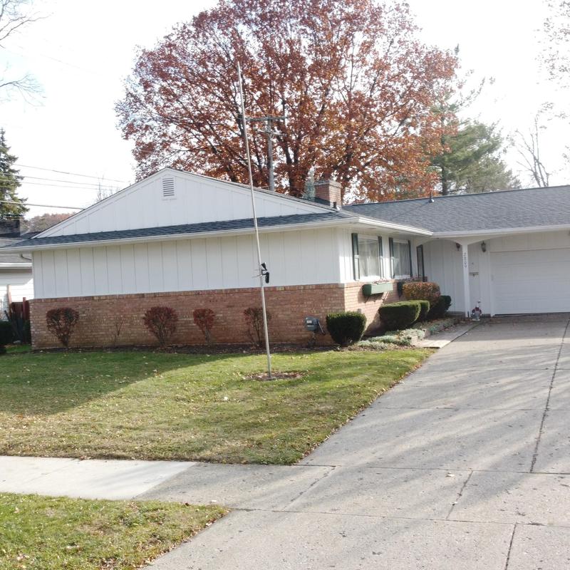 Timberline UHDZ Pewter Gray roof on residential home Timberline UHDZ Pewter Gray roof on residential home